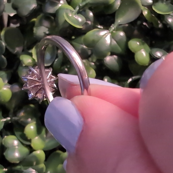 Silver toned Fragrant Jeweled Gemstone Sunflower Ring With Matching Band - Picture 6 of 6